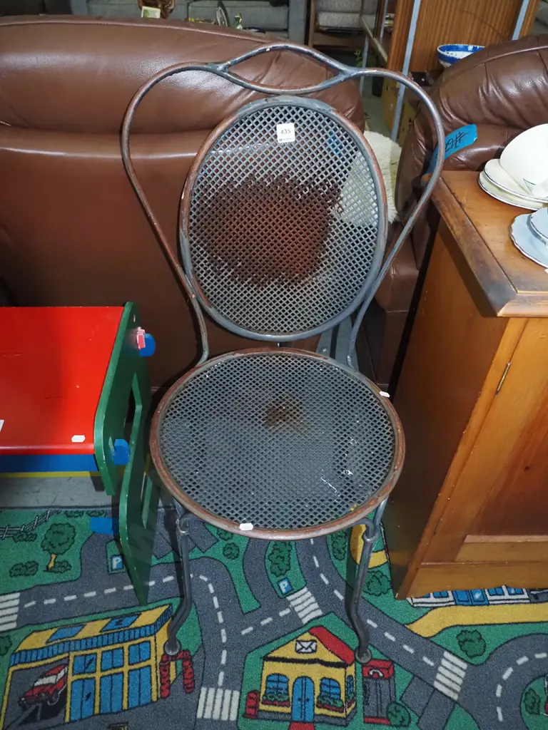 wrought metal outdoor chair Image 1++