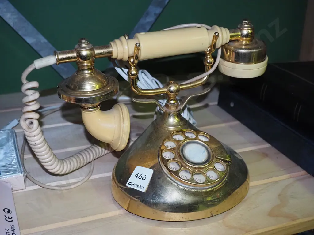 reproduction dial phone Image 1++