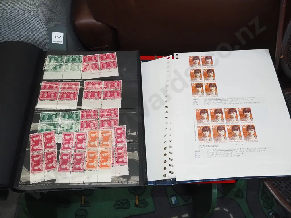2 stamp albums Image 1++
