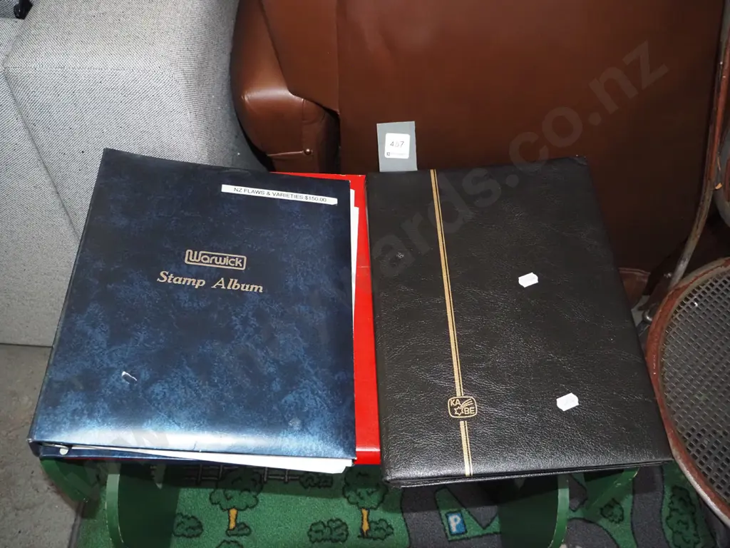 2 stamp albums Image 1++