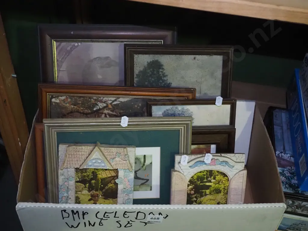box; photo frames, various prints Image 1++