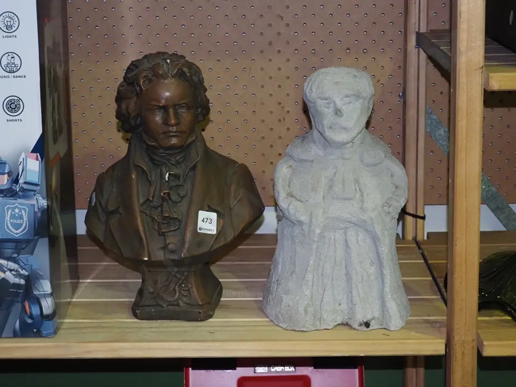 cast Beethoven bust, 1 other figurine Tallest H-320 Image 1++