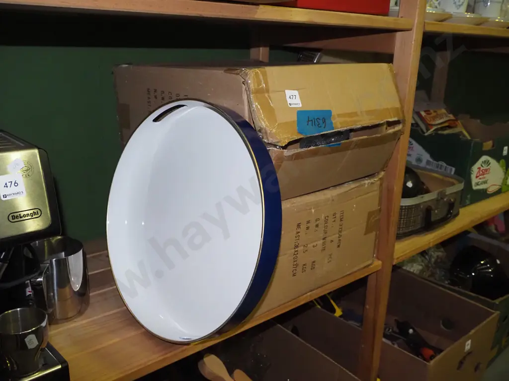 2 boxes of as new circular blue and white trays Image 1++