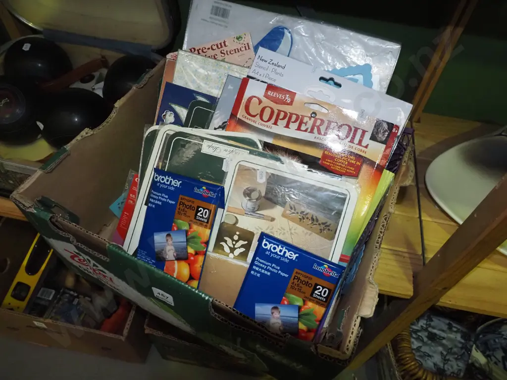 box; photo quality printer paper, stencils, coloured card etc Image 1++