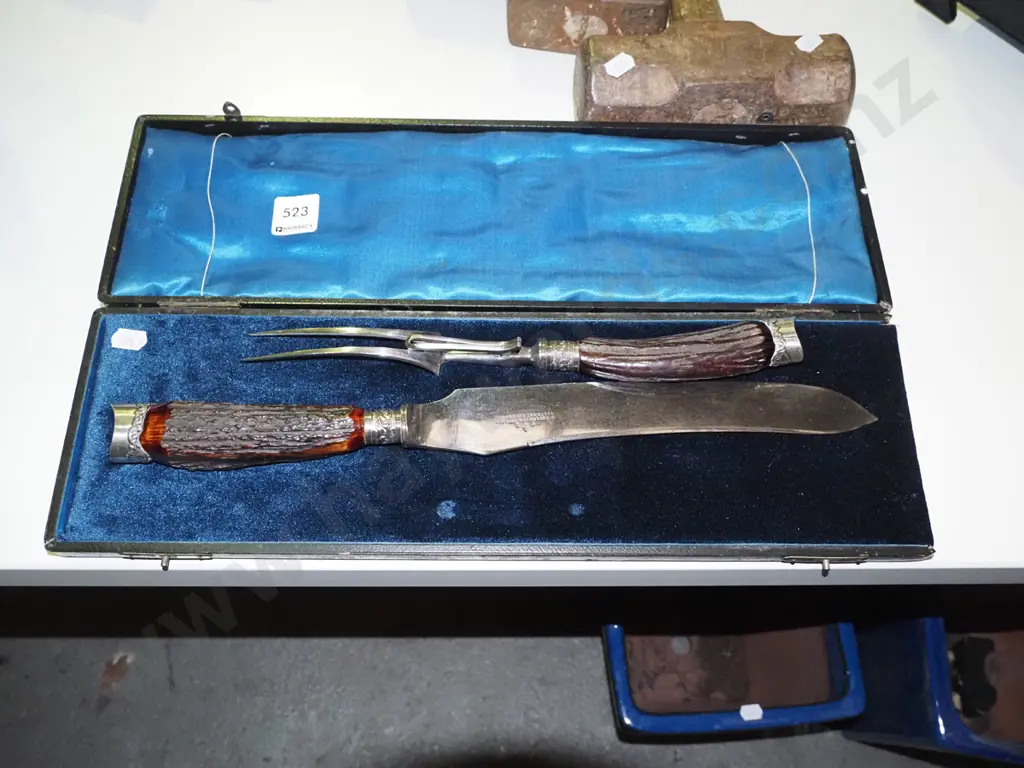 carving set Image 1++