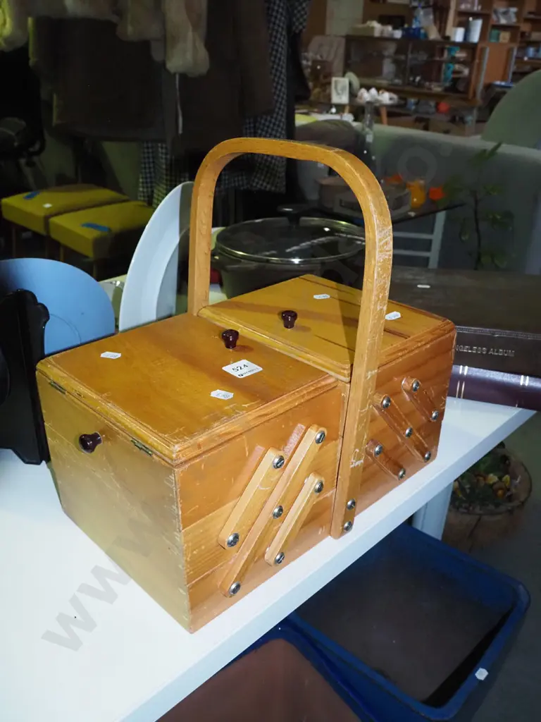 wooden sewing concertina Image 1++