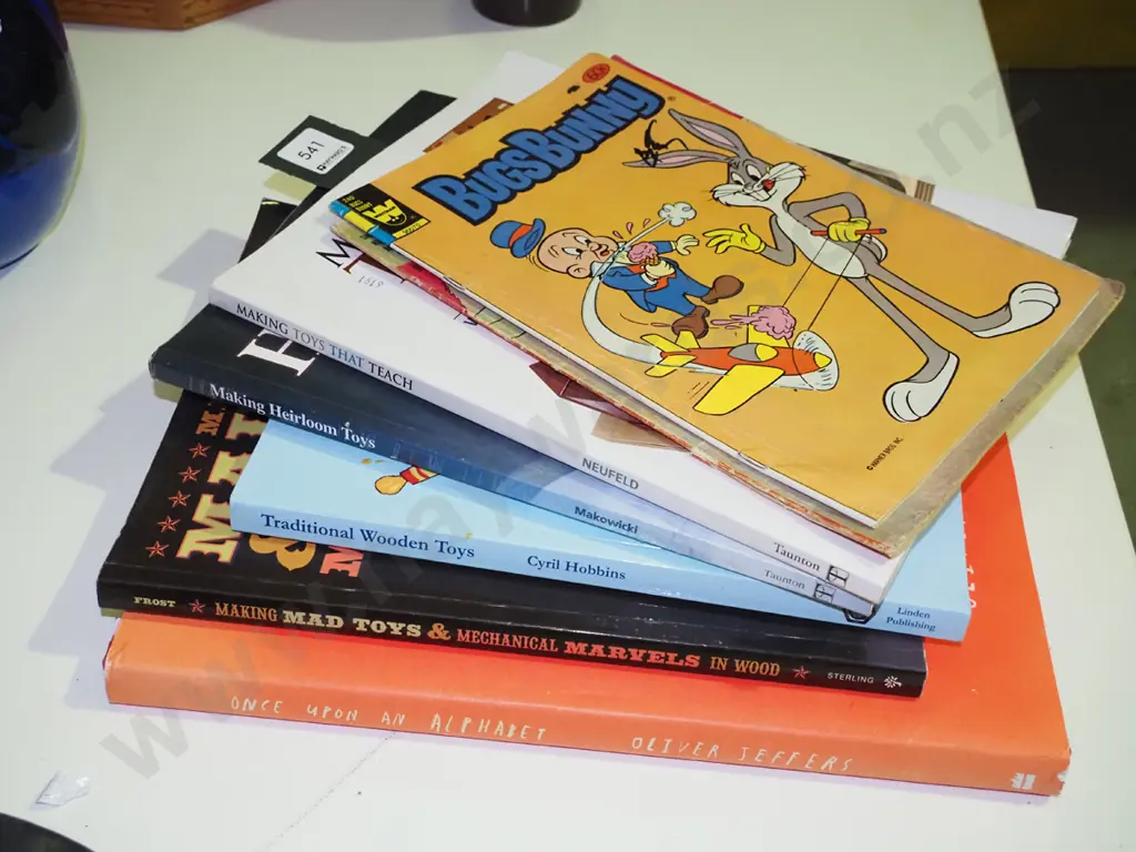 books  Image 1++
