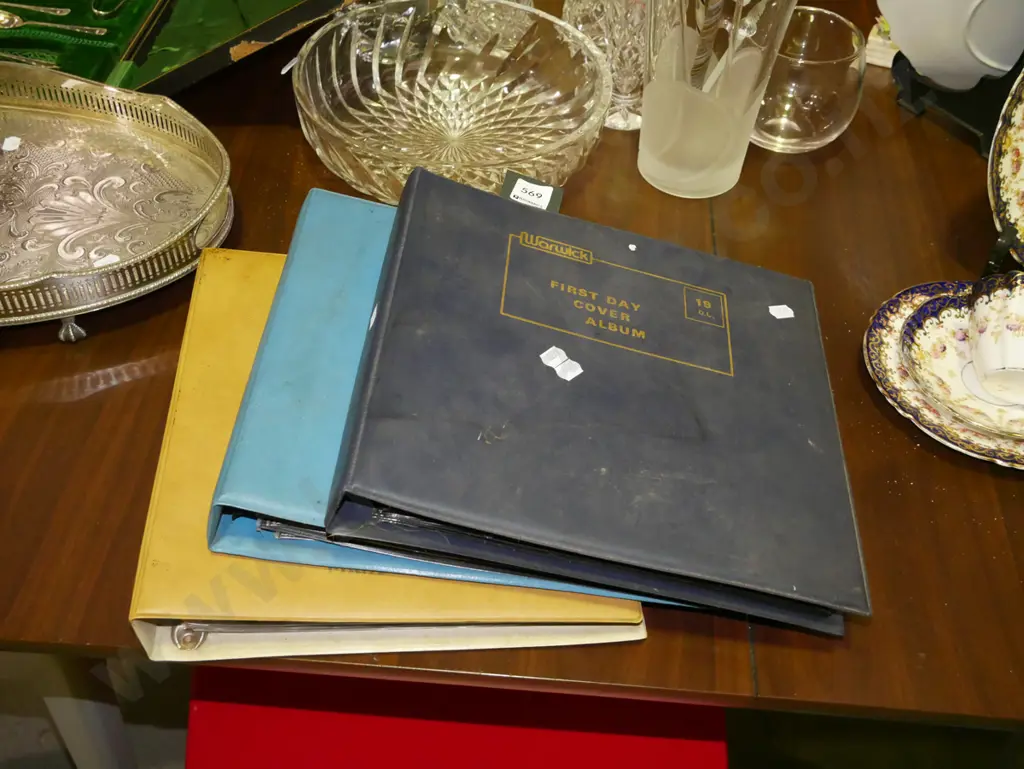 3 stamp albums Image 1++