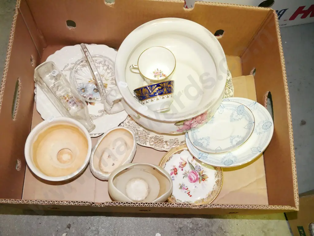 box; guzunder, medicine bottle, vases etc Image 1++
