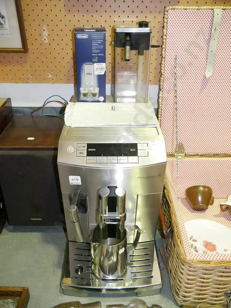 Delonghi Primadonna automatic coffee machine Image 1++