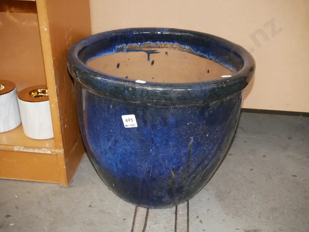 blue glazed planter Image 1++