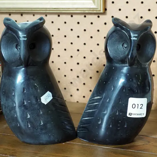 2x cast stone owl figurines H-170