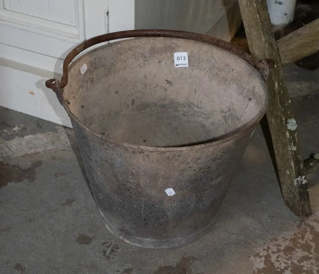galvanised pail Image 1++