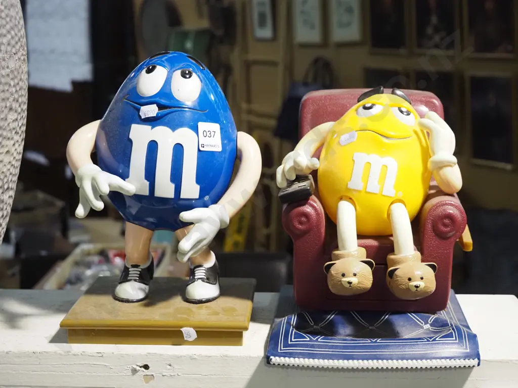 2x M&M promotional dispensers Image 1++