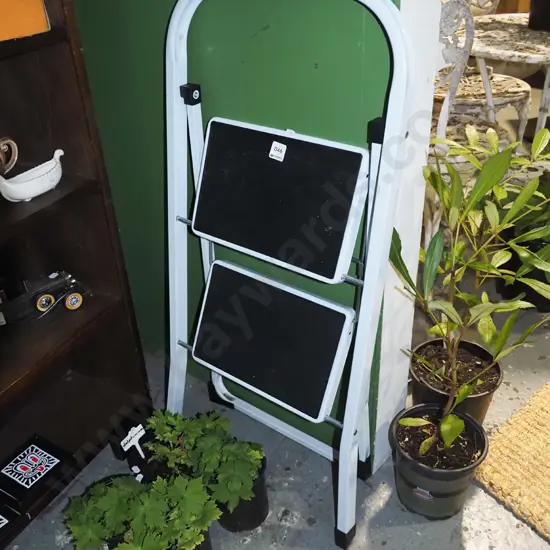 2-step kitchen step stool