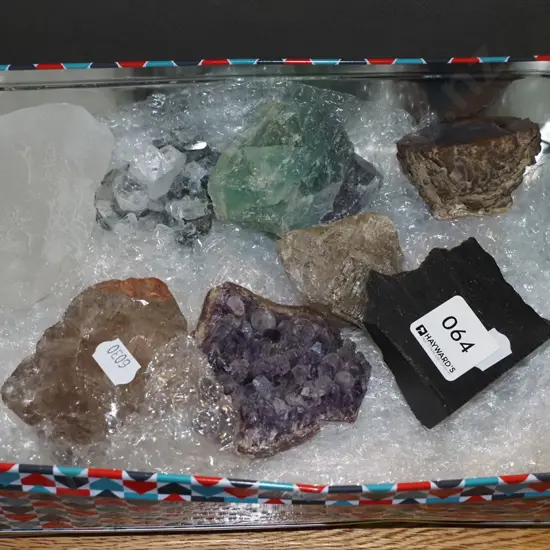 crystals, polished stone