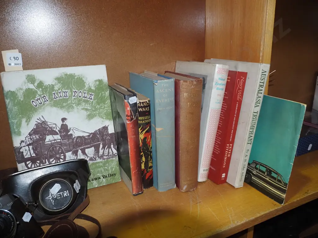 various books Image 1++