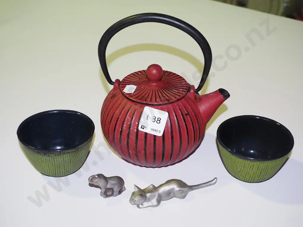 cast iron tea pot, 2 ceramic cups, elephant,cat Image 1++