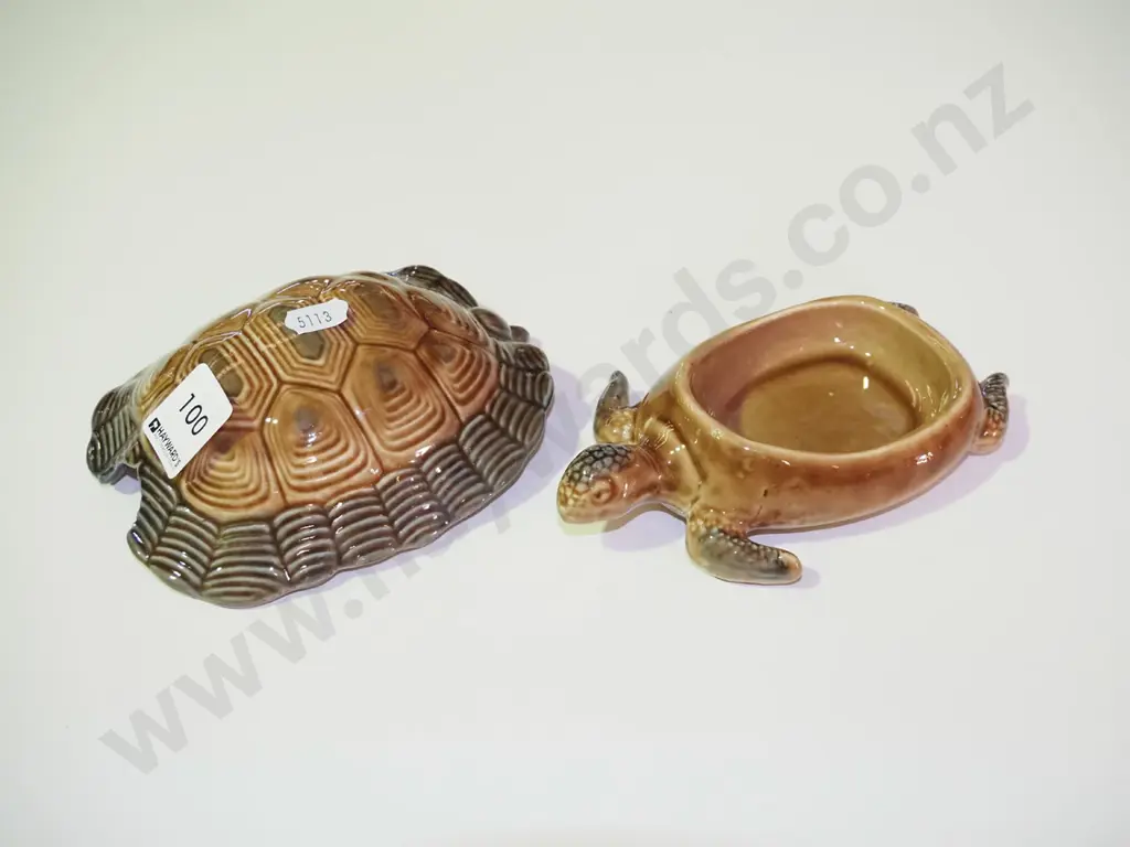 Wade turtle cover dish Image 1++
