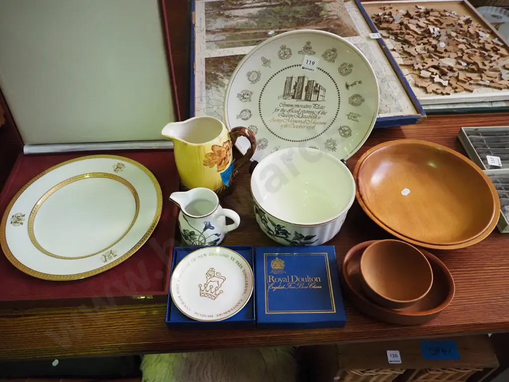 Limoges presentation plate, wooden and kauri bowls, Villeroy and Boch baking dish etc Image 1++