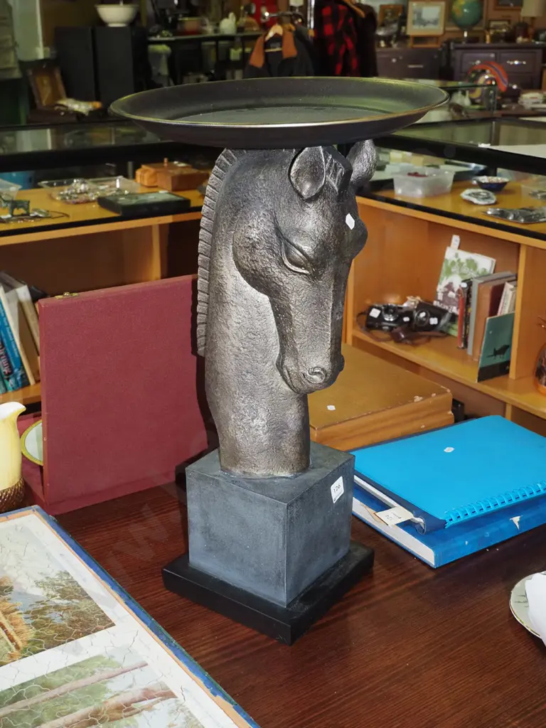 composite horse head jardiniere stand - tray needs attention H-590 Image 1++