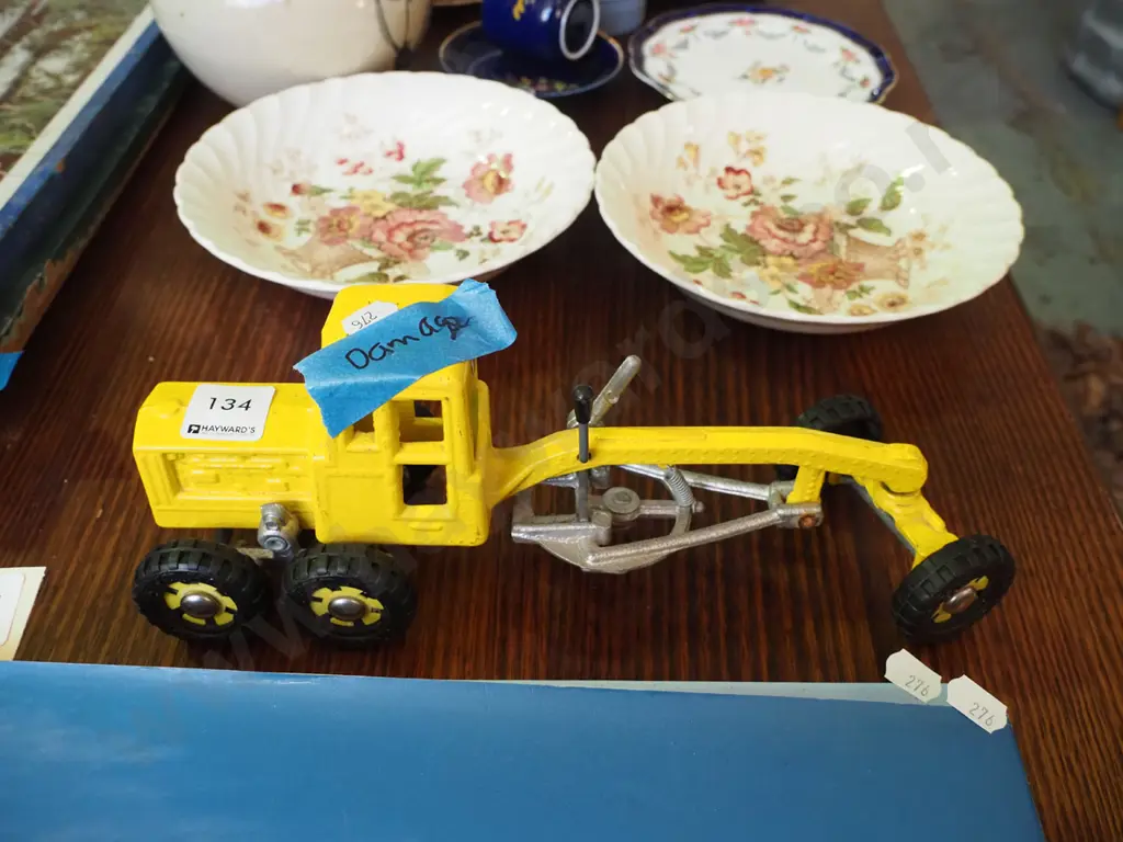 cast alloy grader - some damage Image 1++