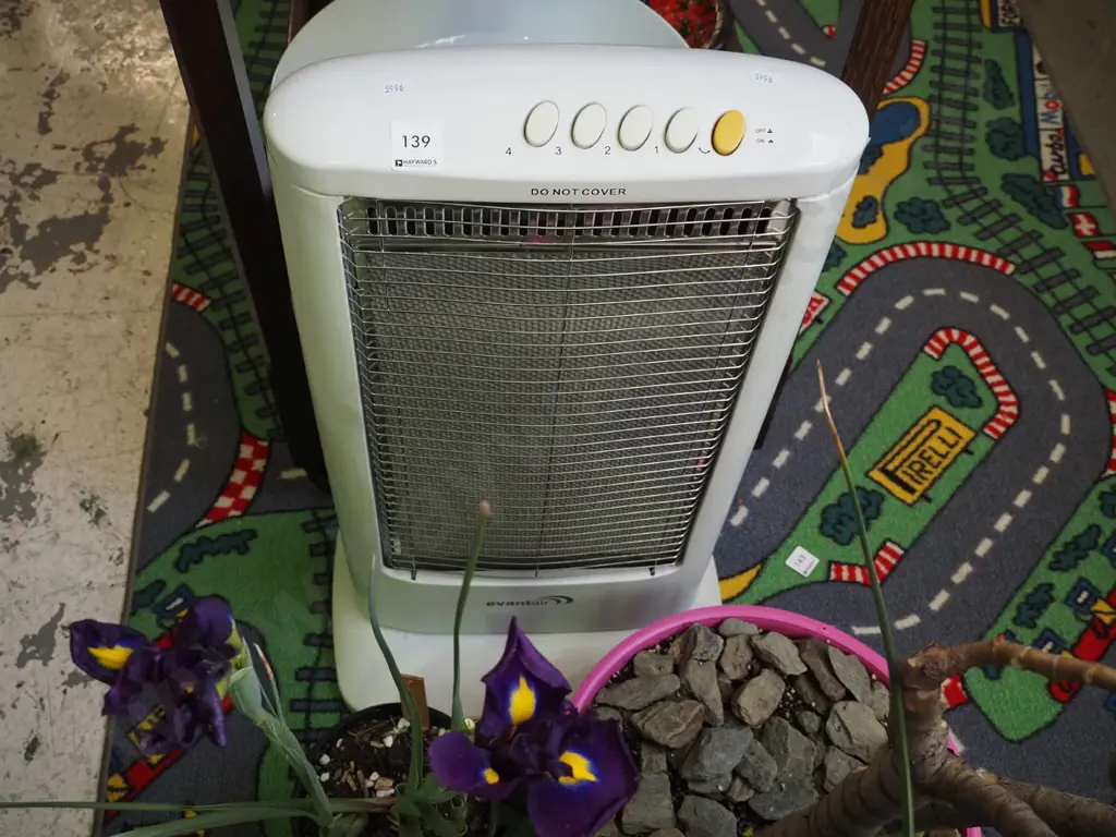 Evantair oscillating heater Image 1++