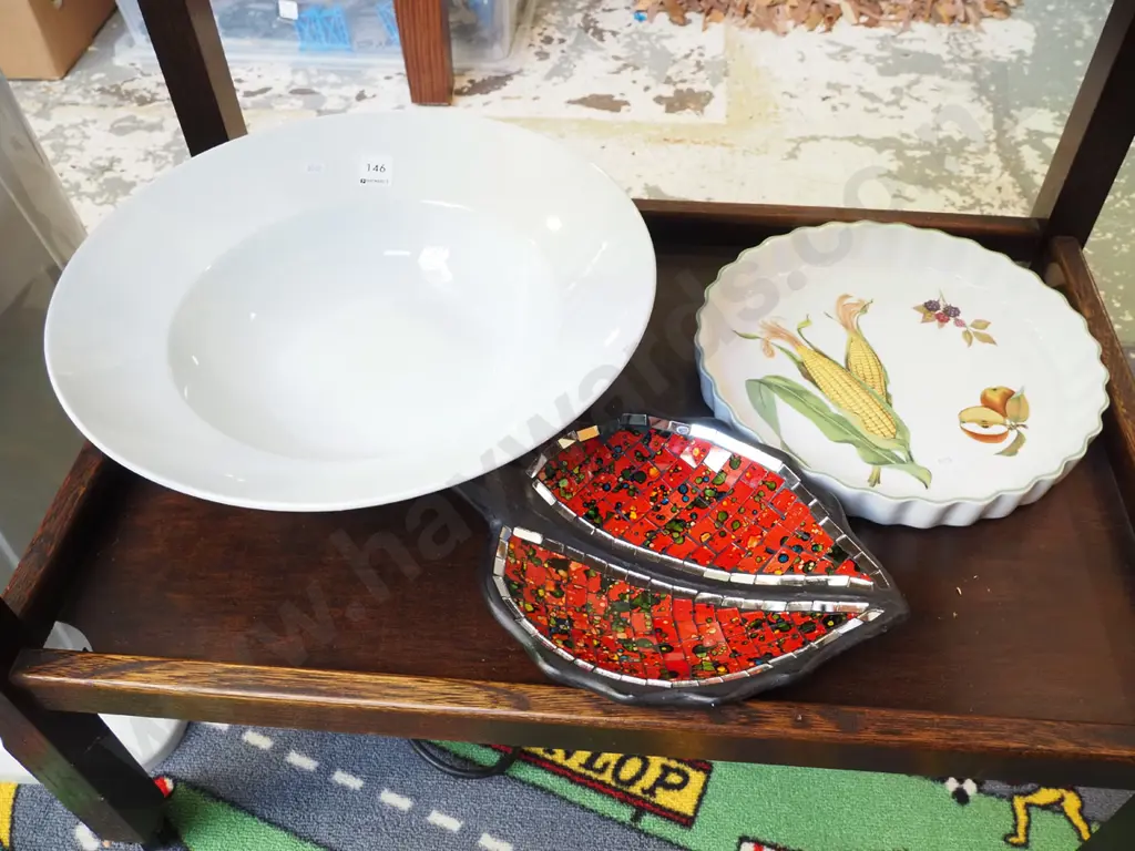 large white fruit bowl, mosaic leaf bowl, Royal Worcester Evesham dish Image 1++