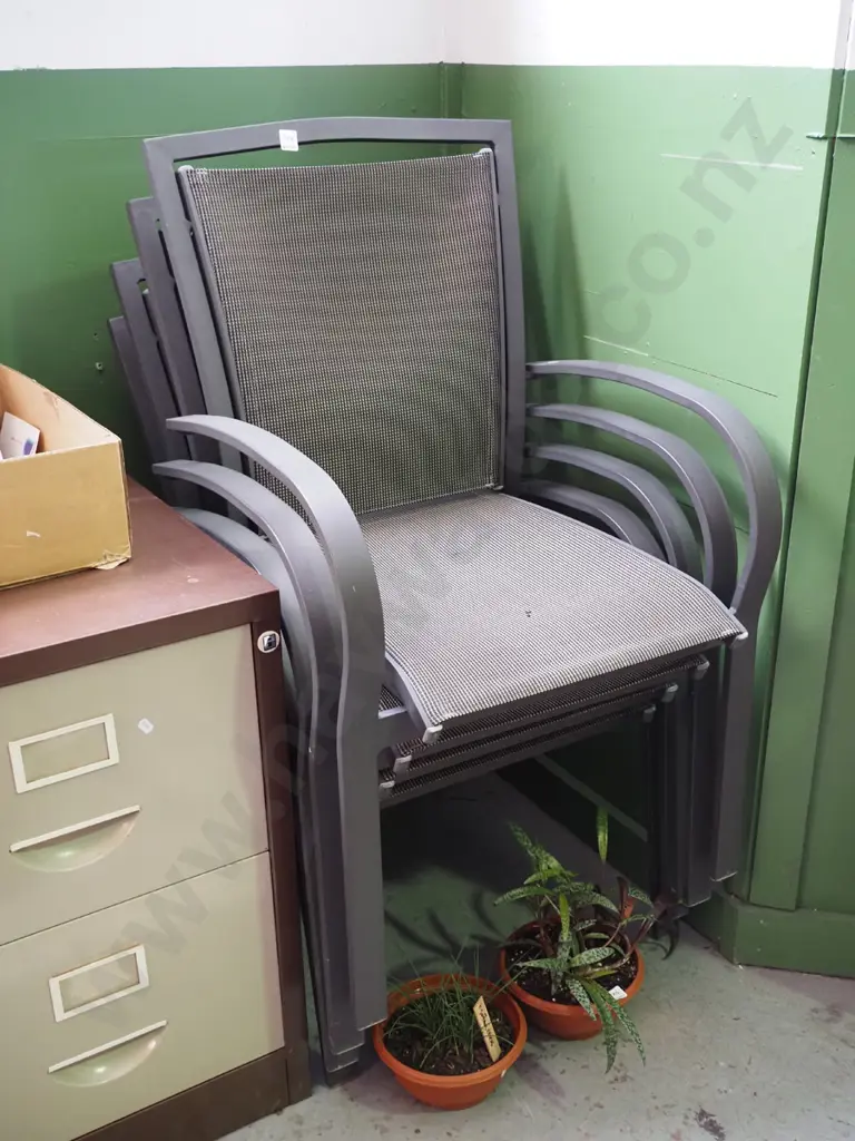 4x aluminium and canvas outdoor chairs Image 1++