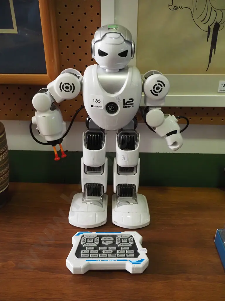 toy robot Image 1++