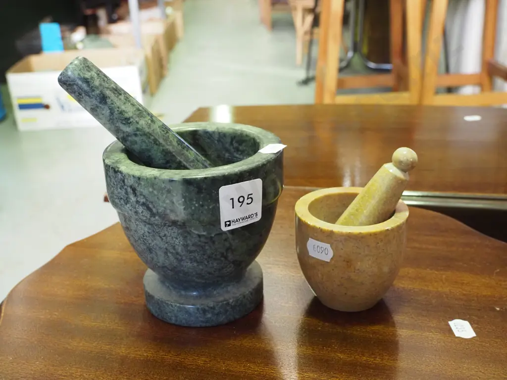 2x stone mortar and pestles Image 1++