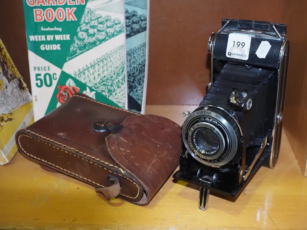 vintage Agfa concertina camera Image 1++