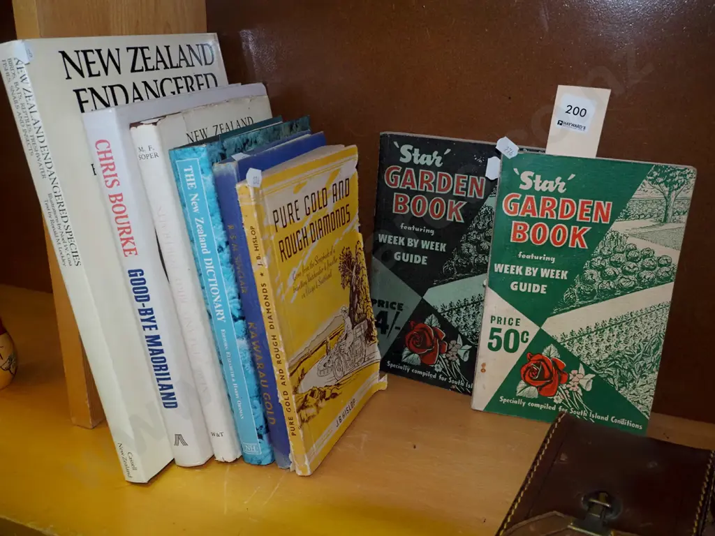 gardening and NZ books Image 1++
