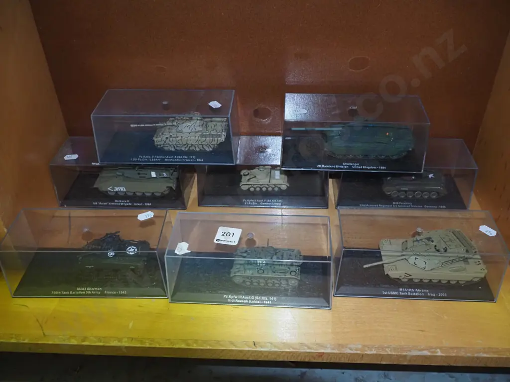 8x cased model tanks Image 1++