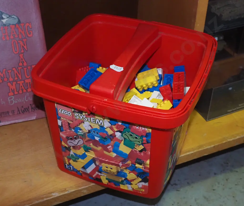 box of Lego Image 1++