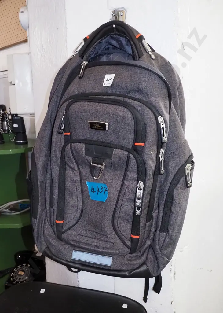 High Sierra backpack Image 1++
