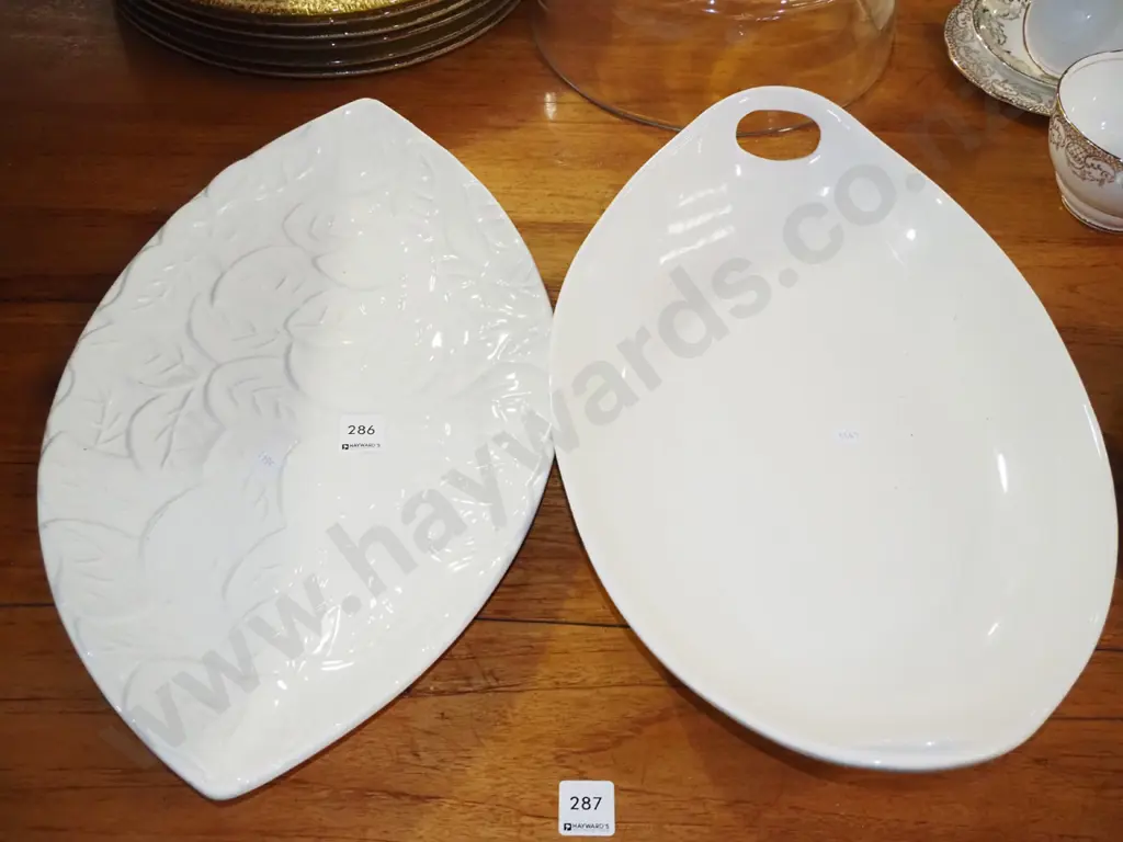 leaf shaped ashet, double handled platter Image 1++