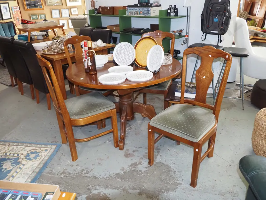 oak circular extending  pedestal dining table with 4 matching upholstered chairs H-740 Diam-1200 Image 1++