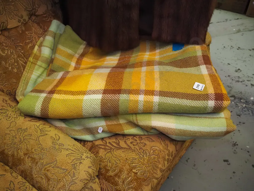 2 checked woollen blankets Image 1++
