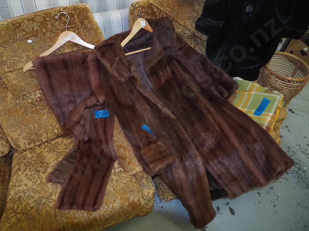 long fur coat and matching stole Image 1++