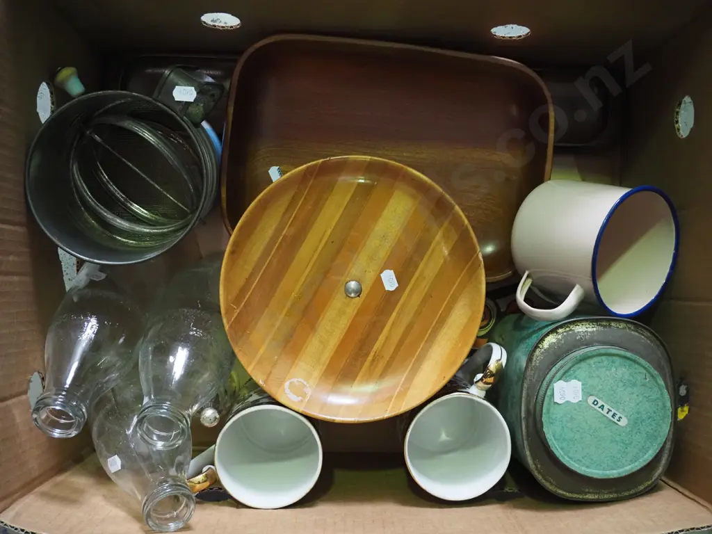 box of sovereign ware comport, flour sifter, milk bottles, etc Image 1++