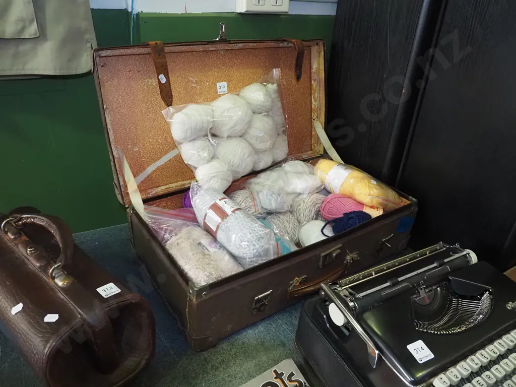suitcase and knitting yarn Image 1++