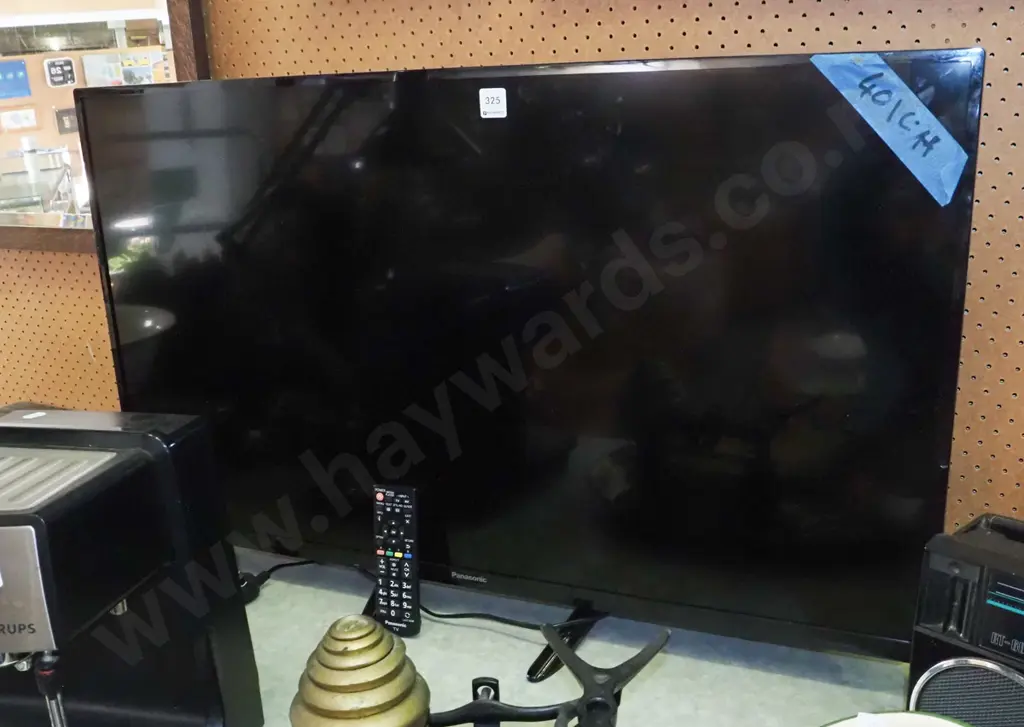 Panasonic 40" TV Image 1++