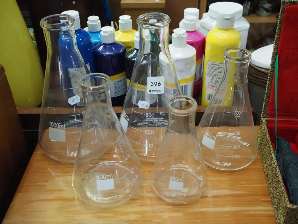 lab glass ware Image 1++
