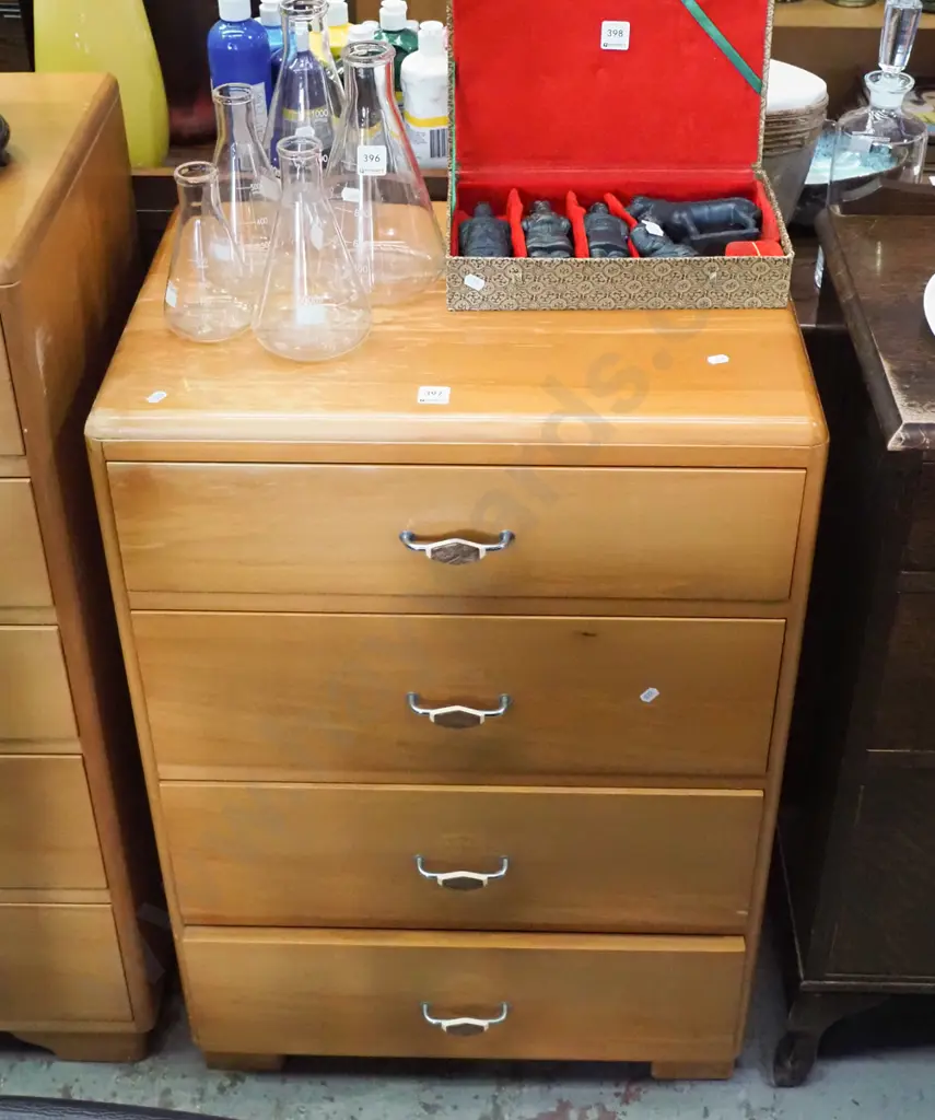 4 drawer chest rimu - varnish needs attention H-870 W-600 D-400 Image 1++