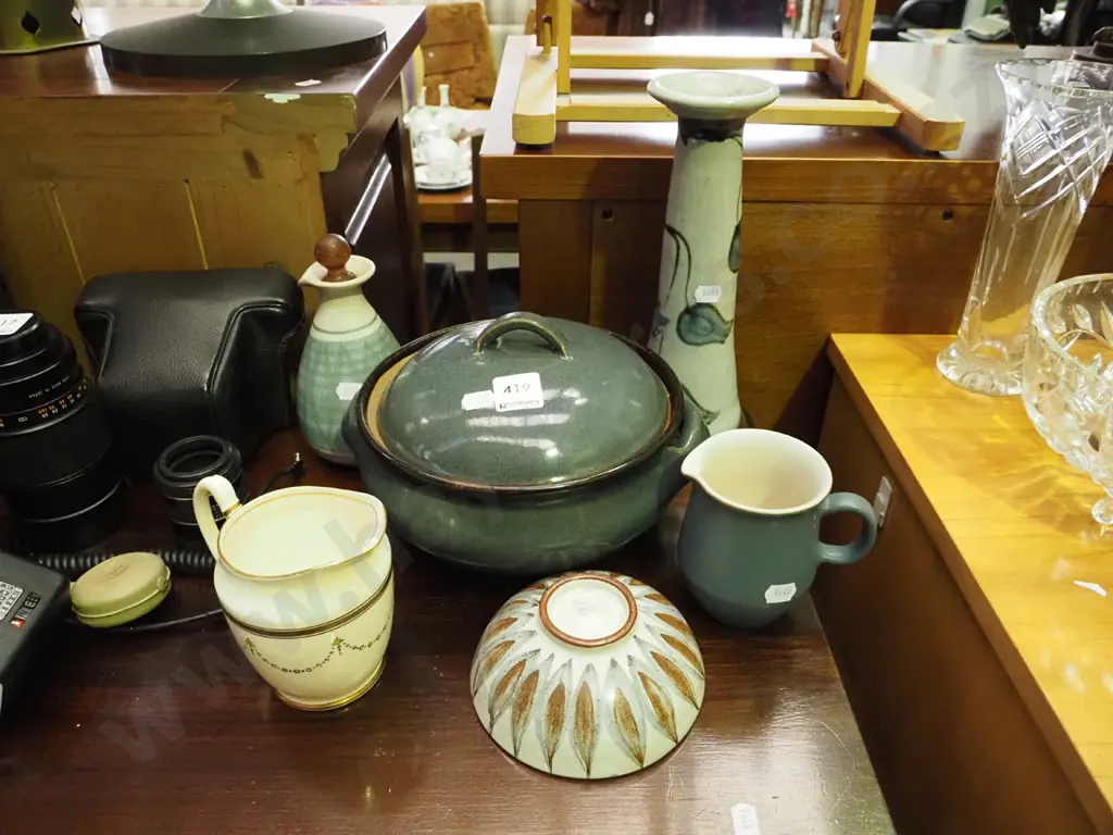 lidded casserole, Hanmer items etc Image 1++