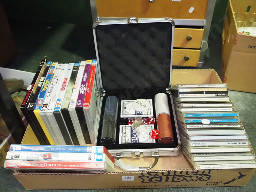 box; CDs, DVDs, poker set Image 1++