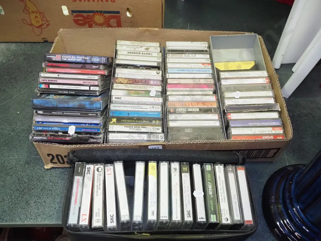 box; tape cassettes, CDs Image 1++