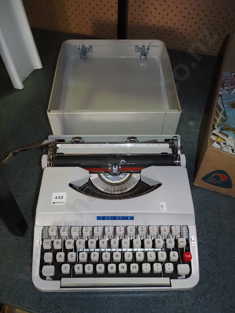 Top Star portable typewritwer Image 1++