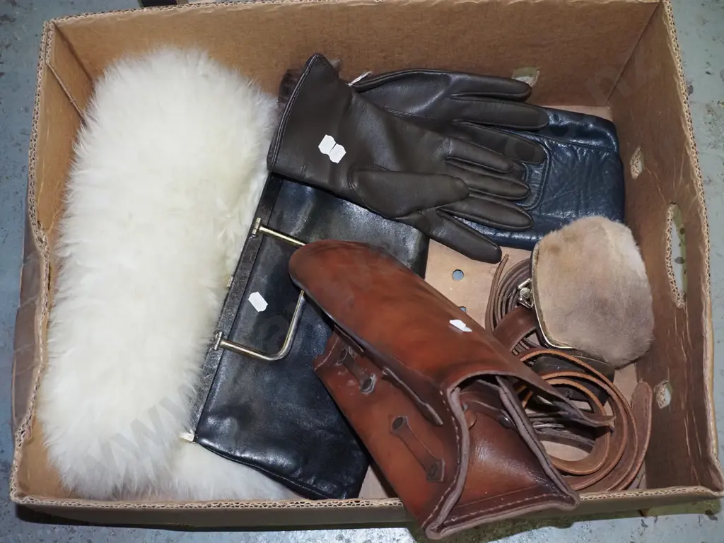 box; purses, belts, gloves Image 1++